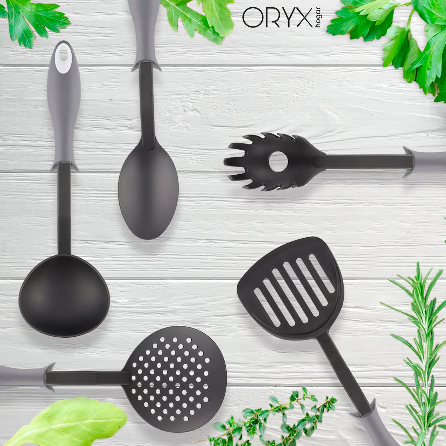 Espátula de Cozinha em Nylon Com Cabo Emborrachado Anti-Gotejamento 34,5 x 11 cm.