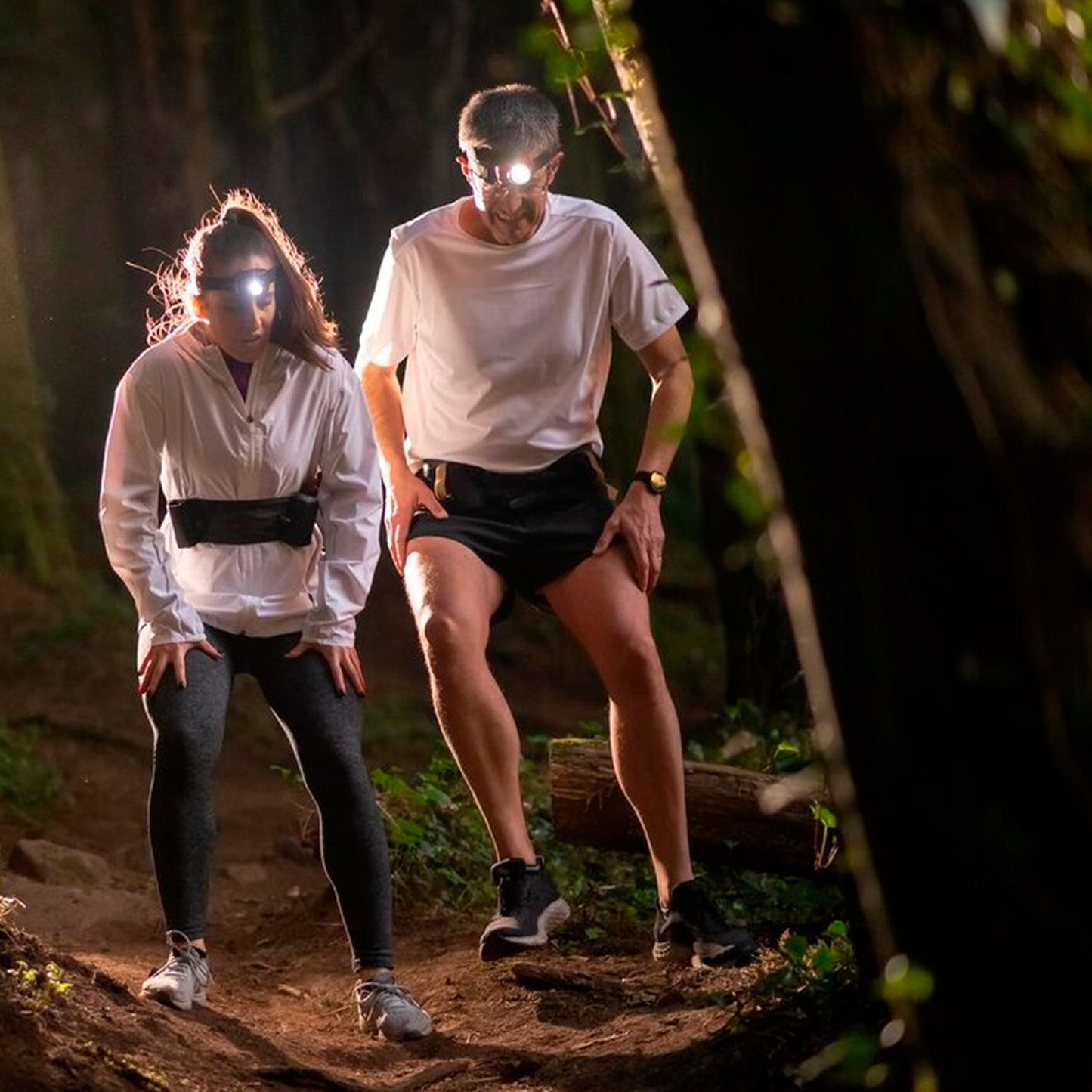 Linterna Led Frontal Cabeza Litio Usb Recargable. 3 modos de luz. 120 LUM. Sensor de encendido y apagado.