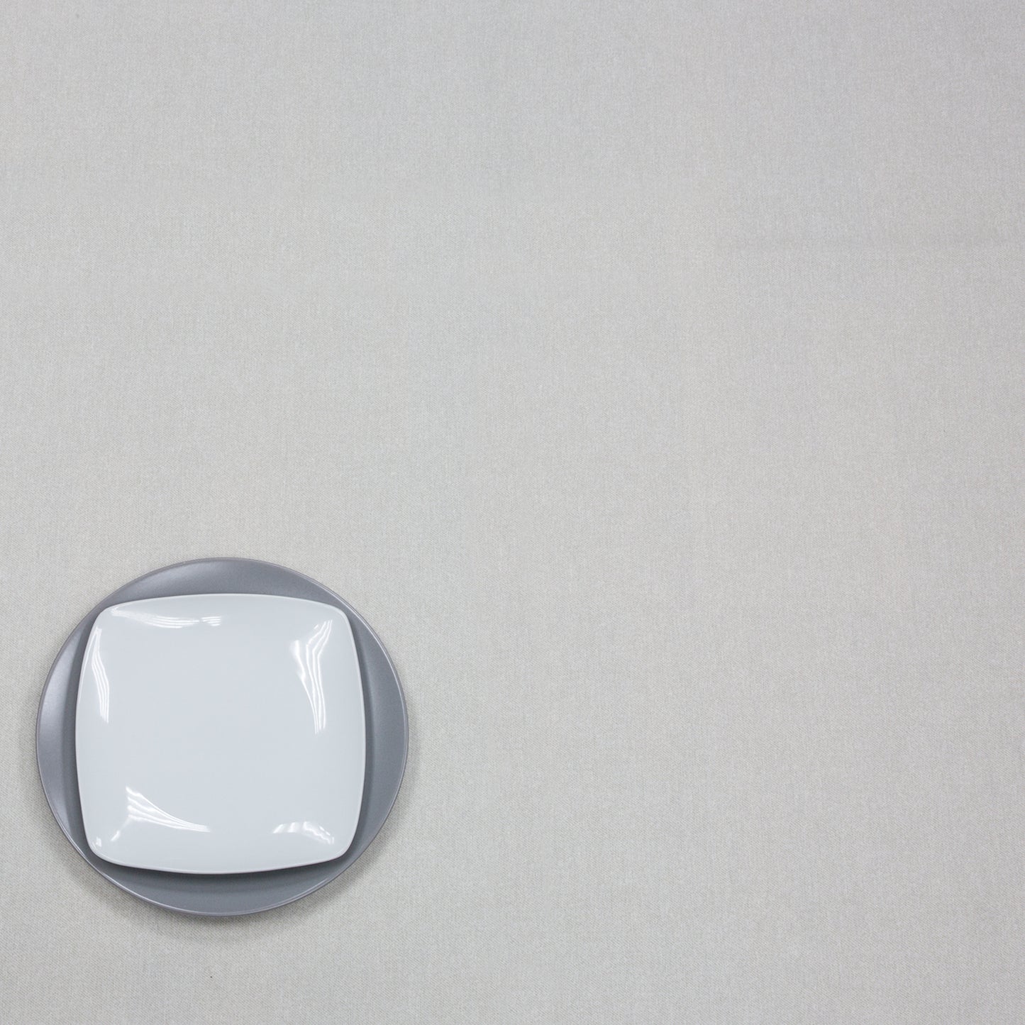Rolo de Toalha de Mesa Unita Têxtil Antimanchas Bege 1,4 x 25 metros.