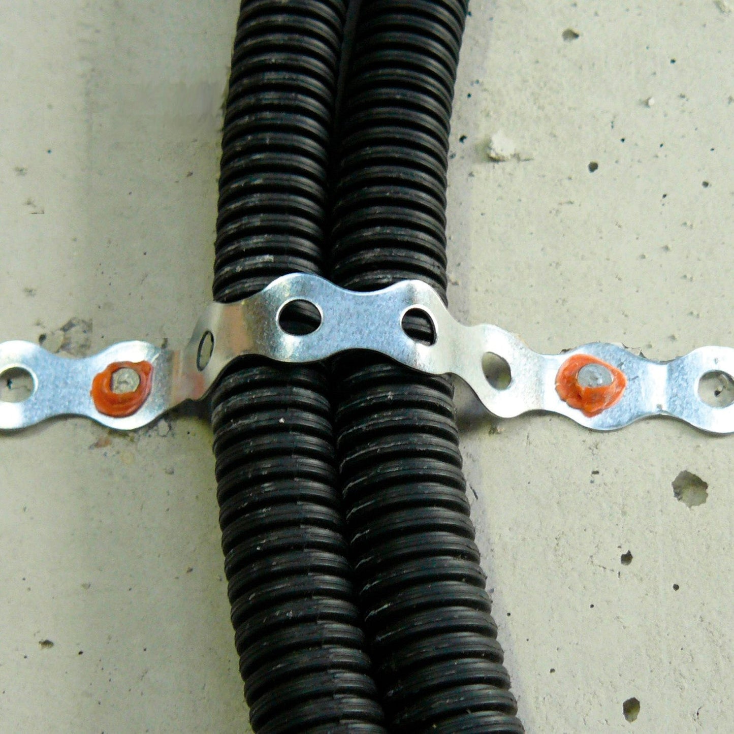 Cinta Perforada 12 mm (Rollo10 metros)
