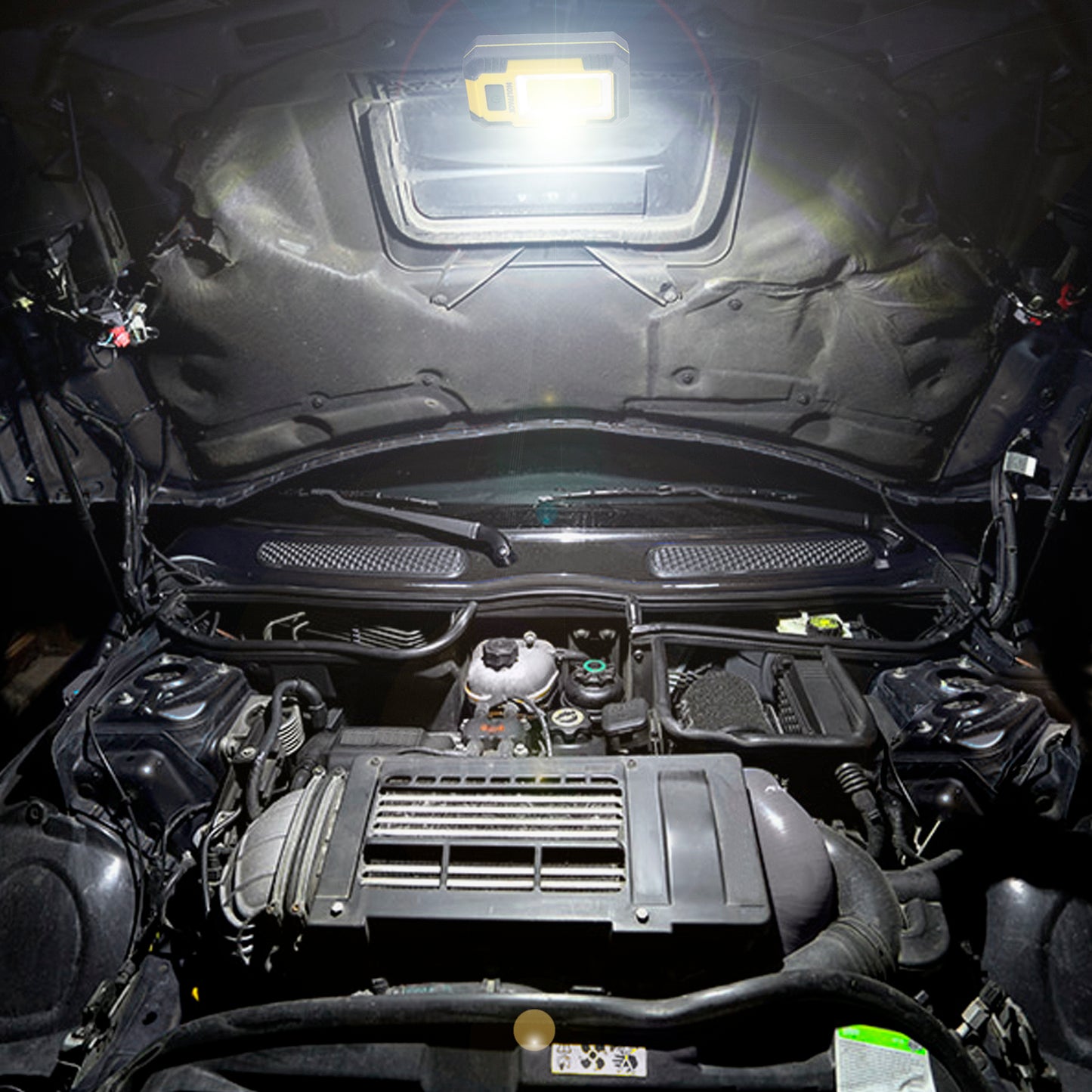 Linterna LED Profesional Compacta Engomada Bateria Recargable 500 Lumenes Con Función Powerbank, Iman, Soporte y Gancho